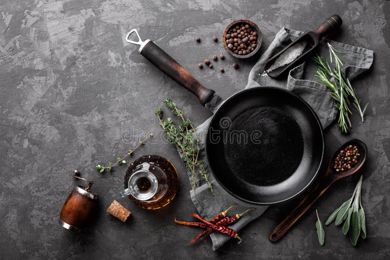 Cast iron seasoning mechanics and 4 proven rules that build indestructible natural cookware showing cast iron seasoning mechanics