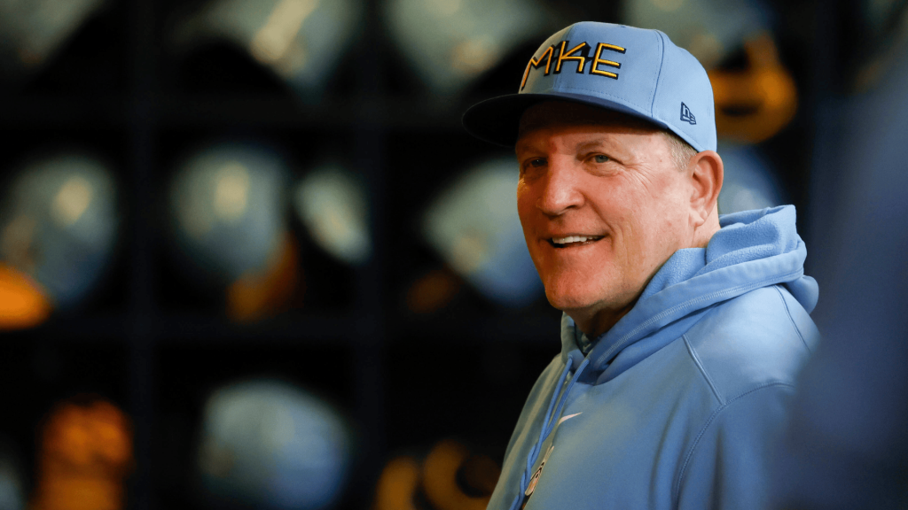 Pat Murphy Drives 3 Critical Decisions That Define Brewers October Surge illustrating pat murphy
