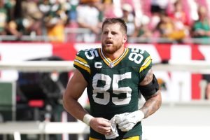 Tucker Kraft Drives 3 Critical Shifts in the Fierce Packers Bears Rivalry illustrating tucker kraft