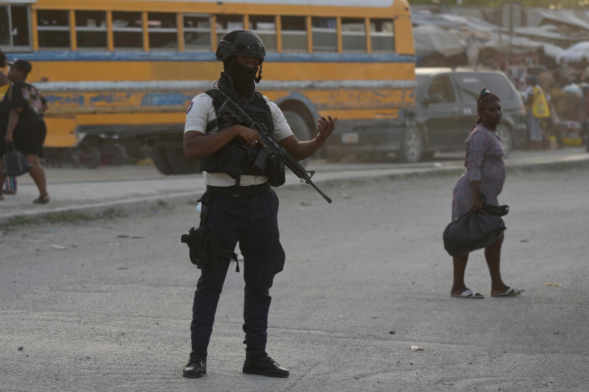 Detailed analysis view examining el salvador haiti mission