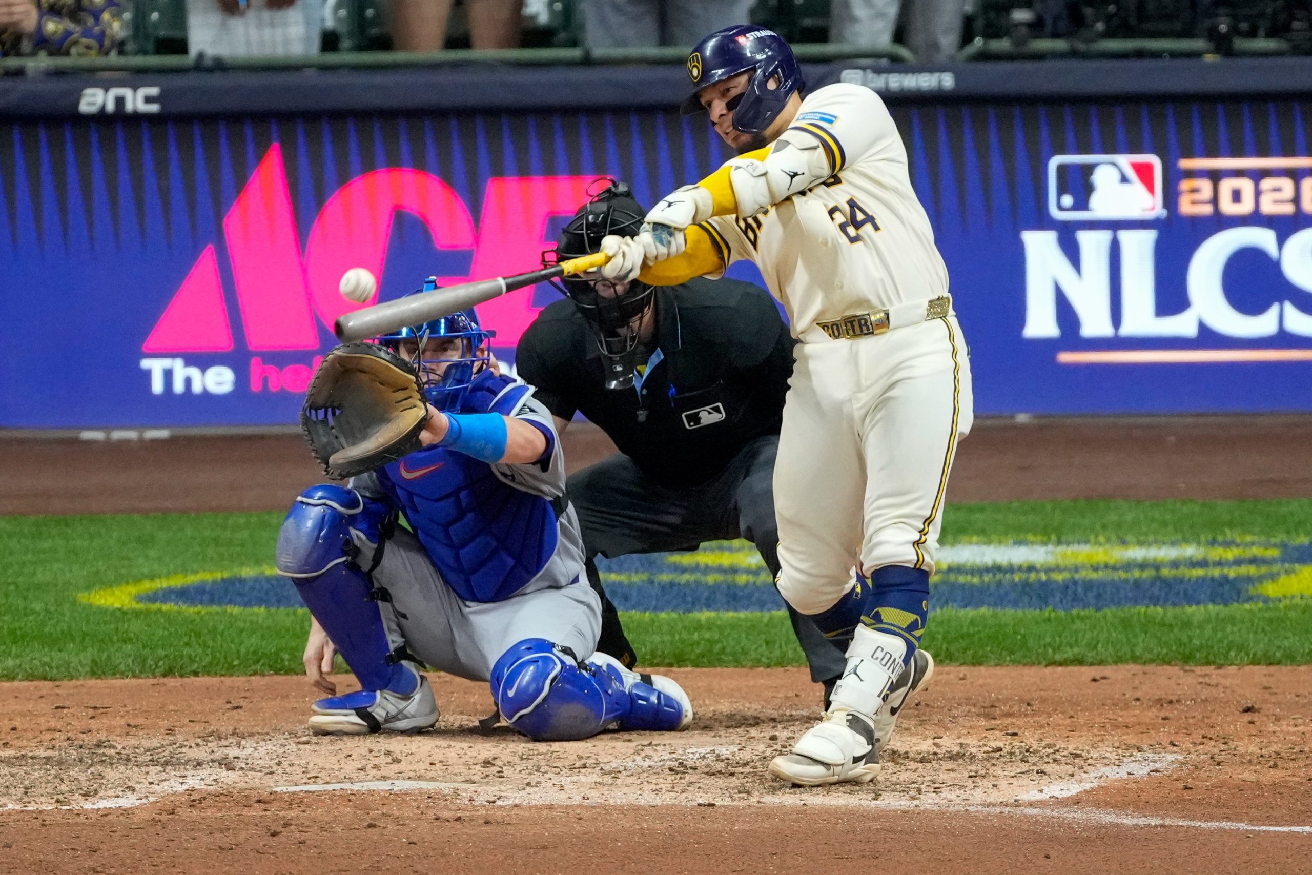 Detailed analysis view examining pat murphy