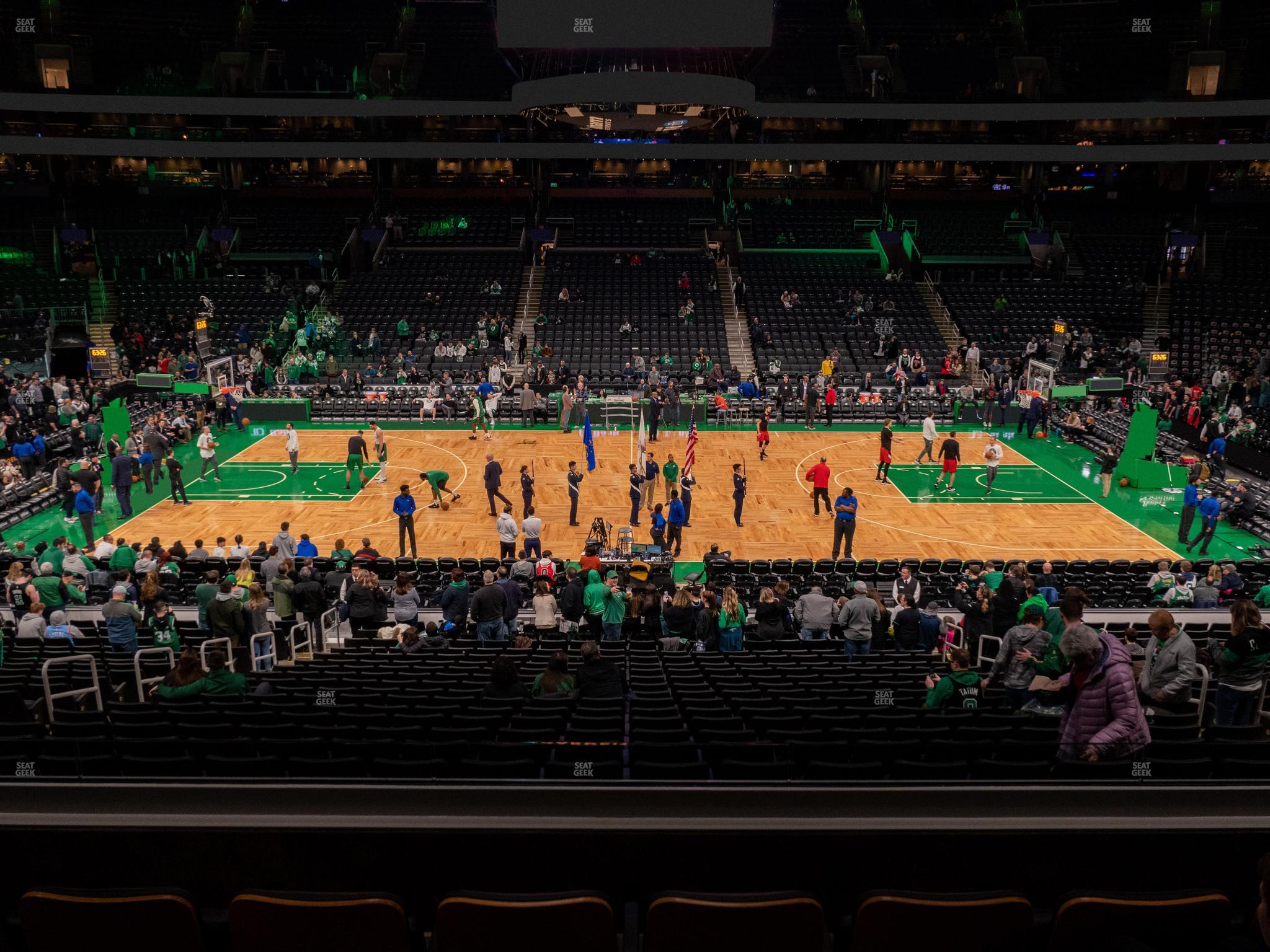 Detailed analysis view examining paul george